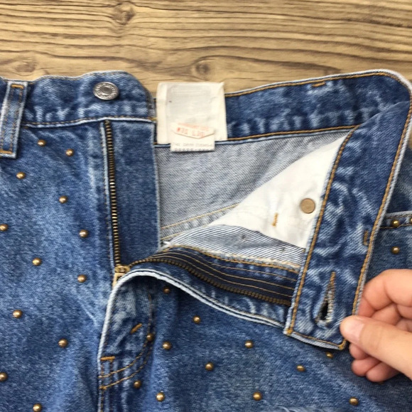 Levis 550 Vintage Cut Off Jeans‎ Furst of a Kind Shorts Womens 31x30 Studded - Picture 9 of 12